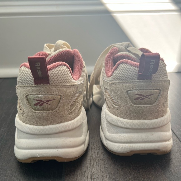 Reebok Royal Charge Running Shoes (size 7.5 W) - Picture 3 of 11